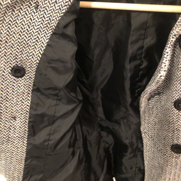 🌦️Pea coat w/ multi coloured threads - Picture 9 of 10